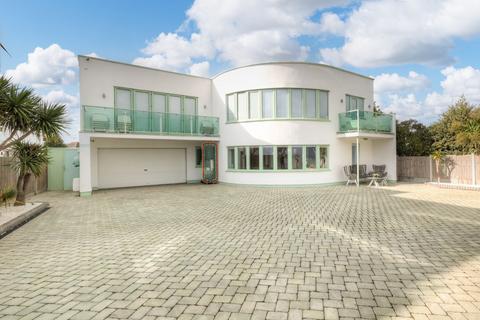 4 Cliff Way, Frinton-on-sea, CO13 9NL