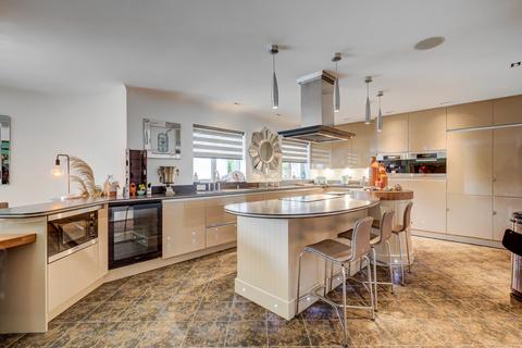 4 Cliff Way, Frinton-on-sea, CO13 9NL