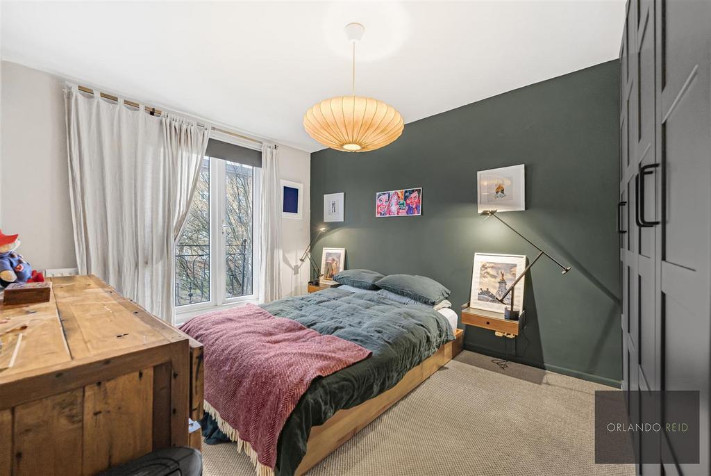 Flat 10, Tait Court SW8 2 EU 5.jpg