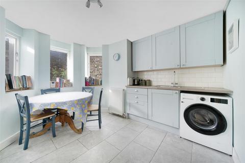 1 bedroom flat for sale, Ferme Park Road, Crouch End, N8