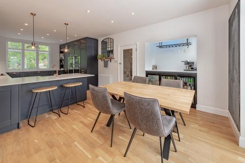 14 Cearn Way, Coulsdon, CR5 2LH