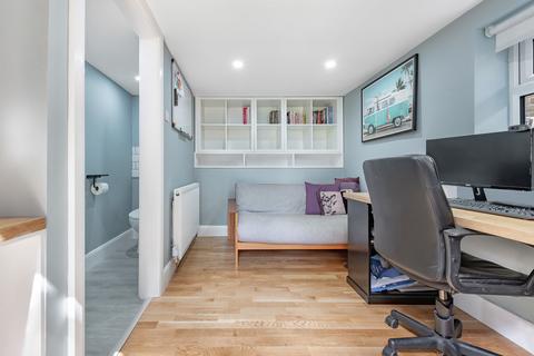 14 Cearn Way, Coulsdon, CR5 2LH
