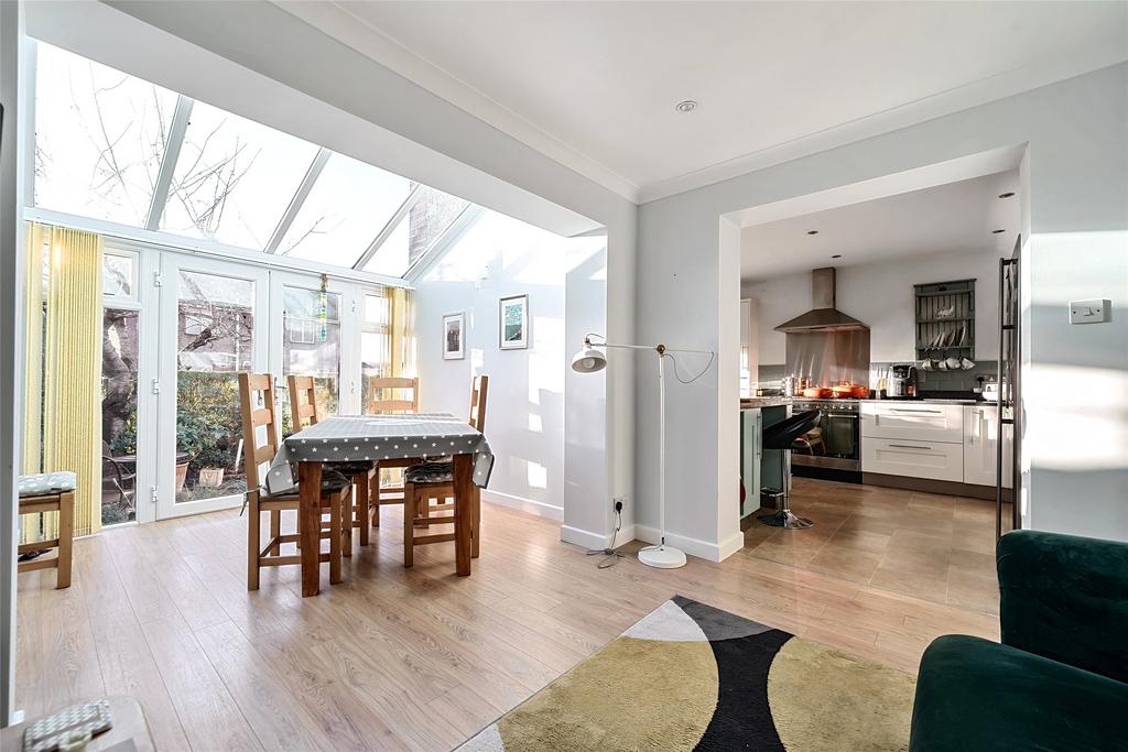 Diner/Family Room