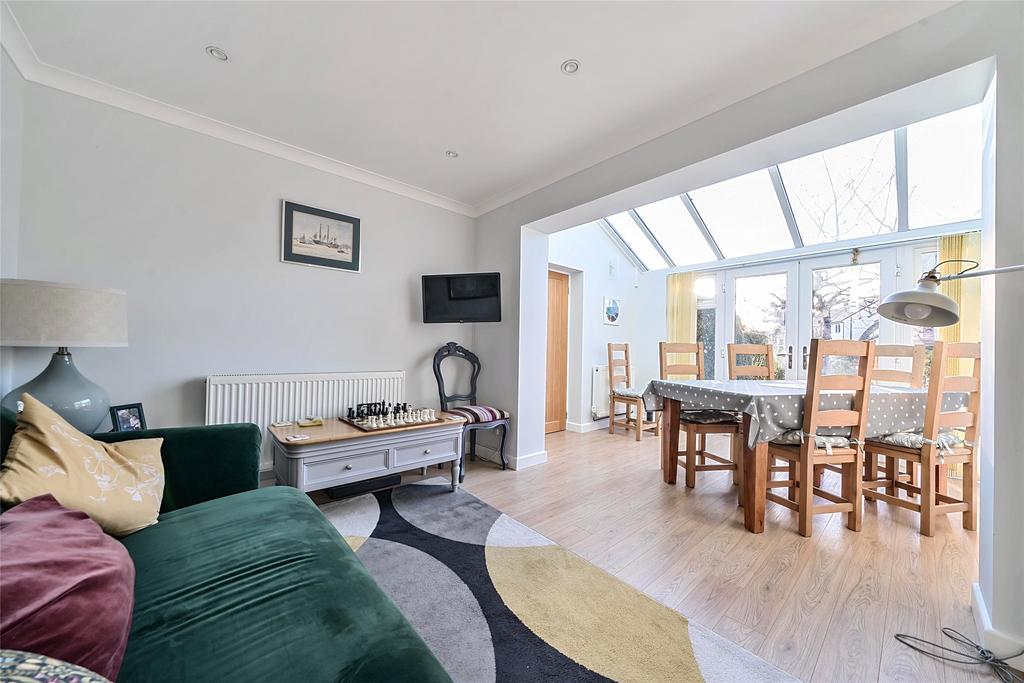 Diner/Family Room