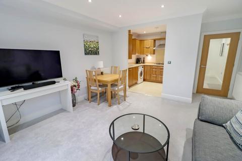 2 bedroom flat for sale, Upcross House, Reading