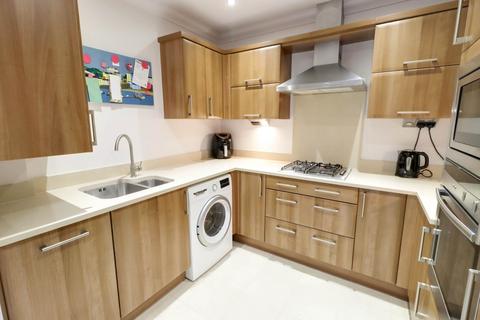 2 bedroom flat for sale, Upcross House, Reading