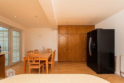 100 Standfield Drive, Worsley, Manchester, M28 1WB