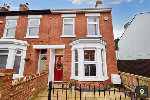 3 bedroom semi-detached house to rent, Calton Road, Gloucester