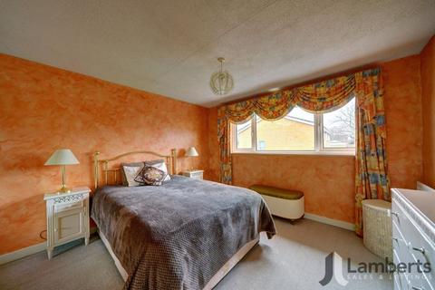 63 Archer Close, Studley, B80 7HX