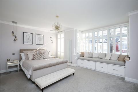 8 Whitehall Gardens, London, W3 9RD