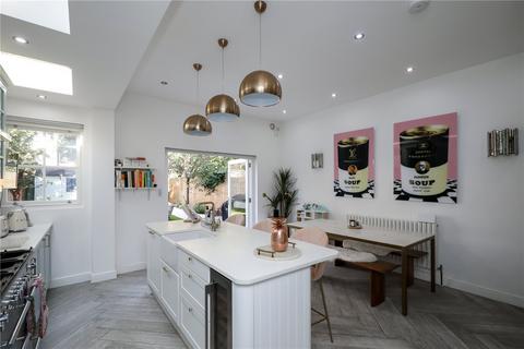 8 Whitehall Gardens, London, W3 9RD