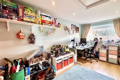 16 Cutworth Close, Sutton Coldfield, B76 2TA