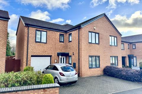 4 bedroom end of terrace house for sale, Pype Hayes Road, Birmingham