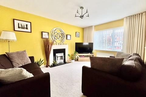 4 bedroom end of terrace house for sale, Pype Hayes Road, Birmingham