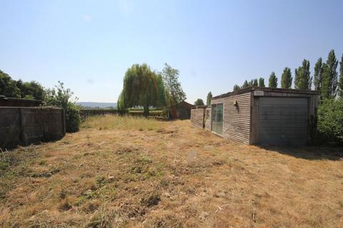 4 bedroom property with land for sale, Sydenham