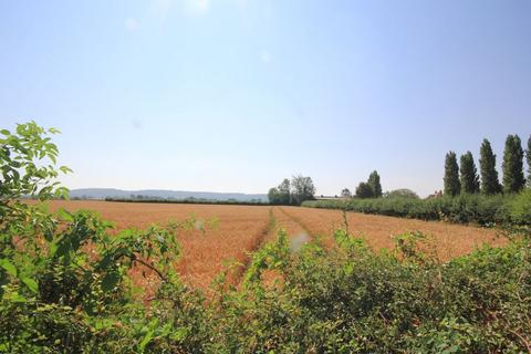 4 bedroom property with land for sale, Sydenham