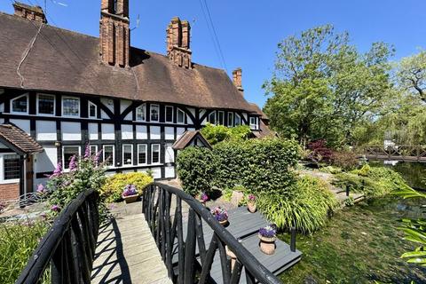 3 bedroom terraced house for sale, The Drive, Bourne End SL8