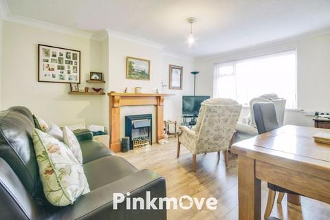 2 bedroom flat for sale, Glosters Parade, New Inn - REF #00025850