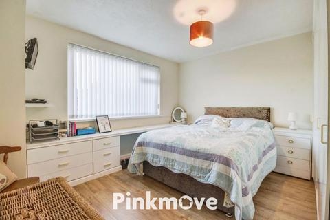 2 bedroom flat for sale, Glosters Parade, New Inn - REF #00025850