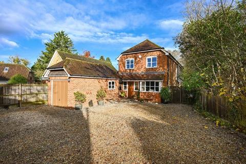 4 bedroom detached house for sale, Crown Lane, Basingstoke RG24