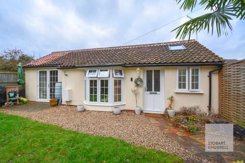 2 bedroom bungalow for sale, Rectory Road, Norwich NR12