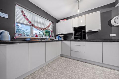 60 Bramblewood Close, Carshalton, SM5 1PG