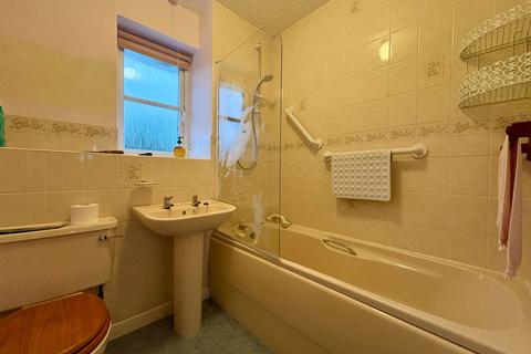 16 The Spires, Lydney, GL15 5QX