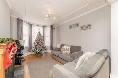 25 Sandford Avenue, London, N22 5EJ