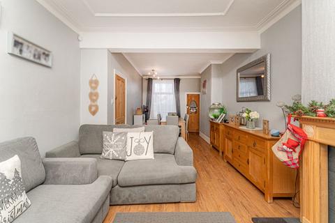 25 Sandford Avenue, London, N22 5EJ