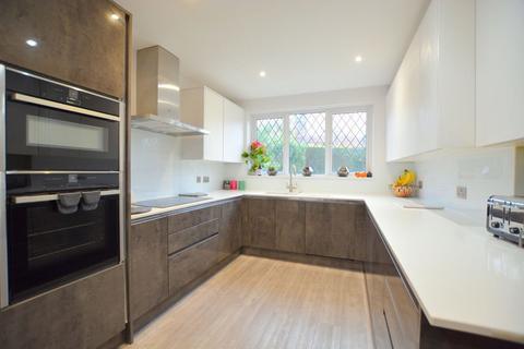 6 bedroom detached house for sale, Rowlands Avenue, Hatch End