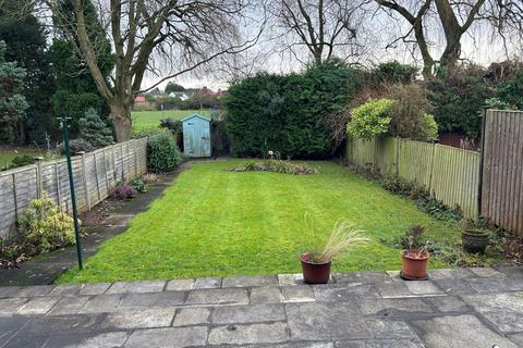 4 bedroom detached house to rent, Stourbridge Road, Catshill, Bromsgrove