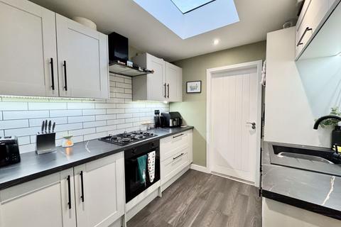 155 Central Road, Hugglescote, Coalville, LE67 2FN