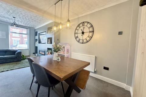 155 Central Road, Hugglescote, Coalville, LE67 2FN