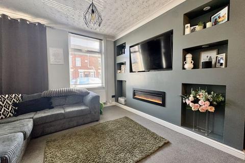 155 Central Road, Hugglescote, Coalville, LE67 2FN