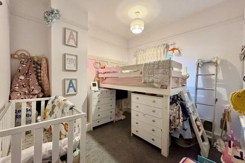 155 Central Road, Hugglescote, Coalville, LE67 2FN
