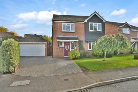 4 bedroom detached house for sale, Setford Road, Lords Wood, Chatham, Kent