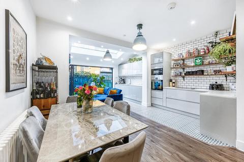 32 Salisbury Road, London, W13 9TX