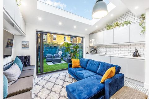 32 Salisbury Road, London, W13 9TX