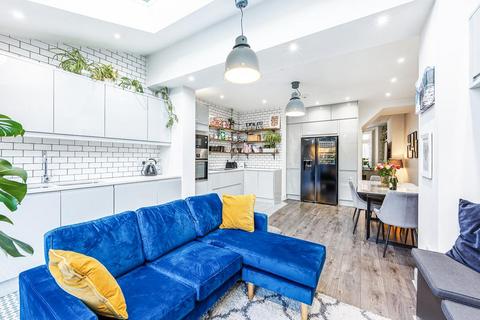 32 Salisbury Road, London, W13 9TX