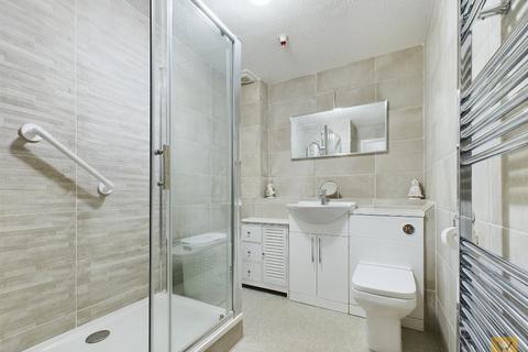 2 bedroom flat for sale, Hazel Grove, Stockport SK7