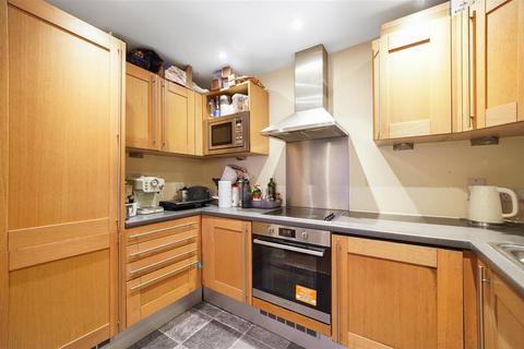 2 bedroom flat for sale, Long Lane, SE1