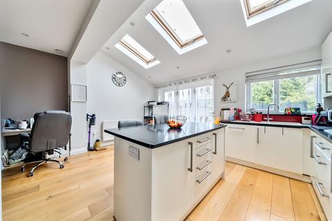 3 bedroom terraced house for sale, Queen Anne Avenue, Bromley