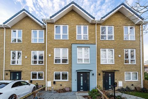 4 bedroom terraced house for sale, Coniston Road, Bromley