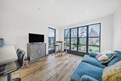 6 bedroom semi-detached house for sale, Lake Avenue, Bromley