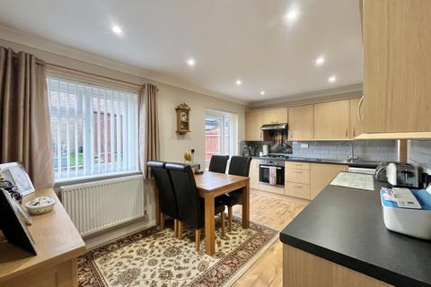 3 bedroom end of terrace house for sale, Nuthurst, Bracknell, Berkshire