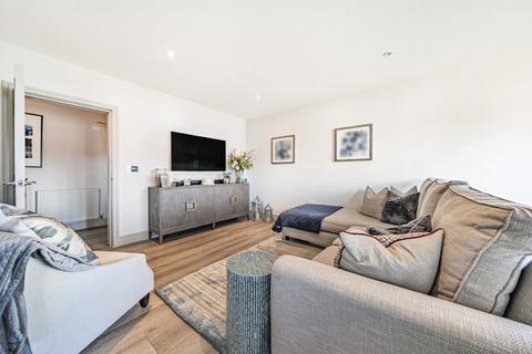 2 bedroom apartment for sale, Crayford Mead, Warfield, Bracknell