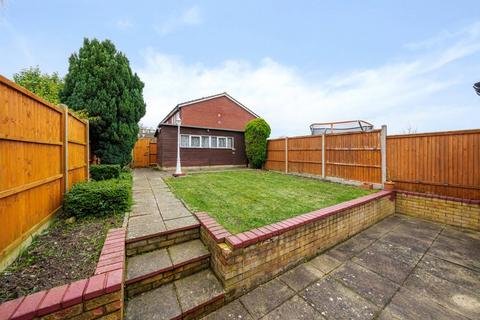 3 bedroom terraced house for sale, Merryhill Road, Bracknell, Berkshire