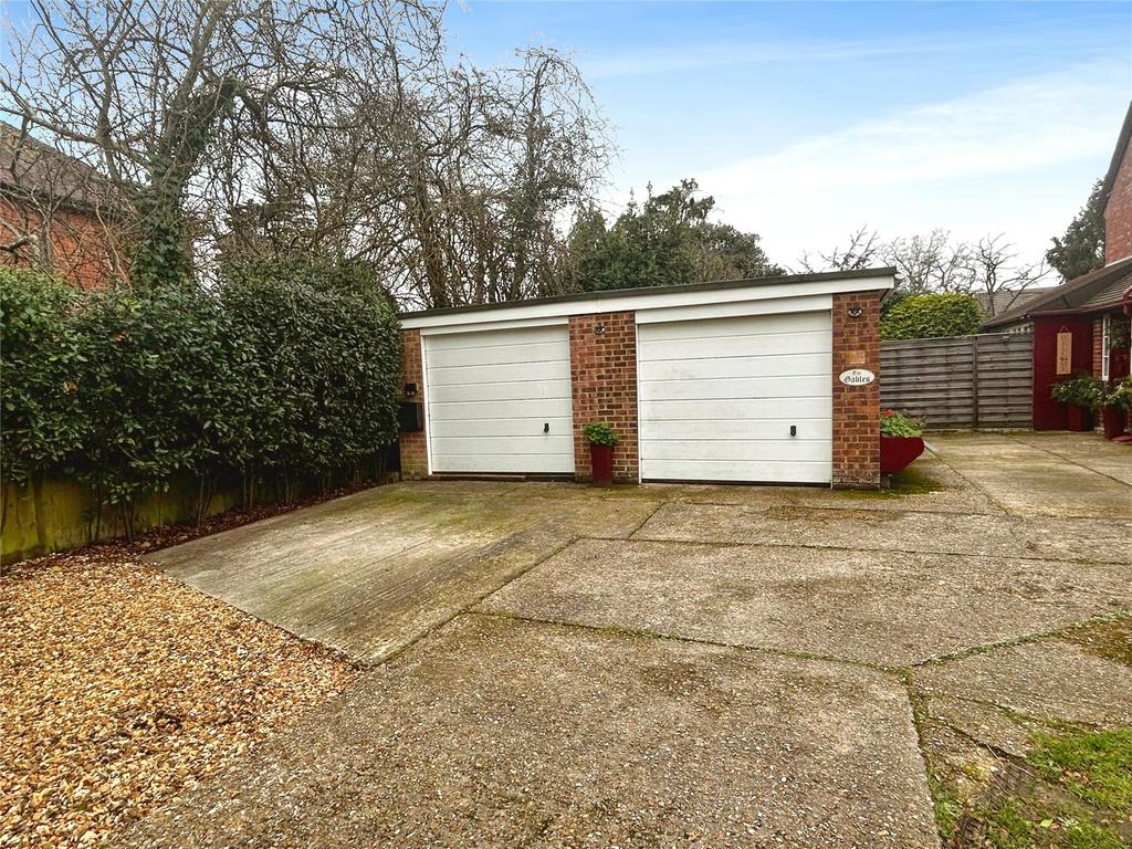 Garage/ Living Space