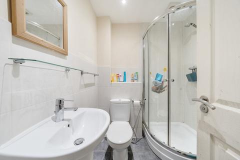 15 Bandy Fields Place, Salford, M7 2ZT
