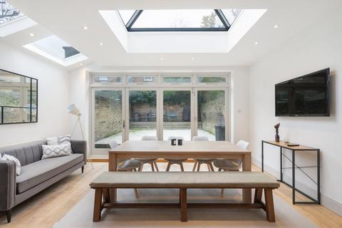 69 Wandsworth Bridge Road, London, SW6 2TB